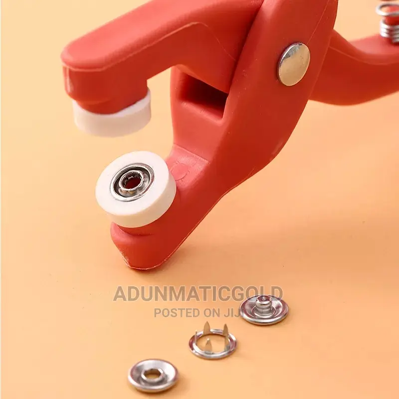 Stud Snap Press Button Machine