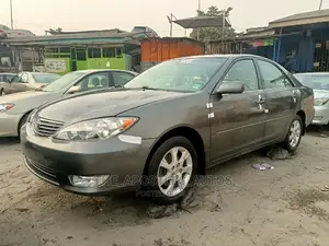 Toyota Camry 2005 Gray