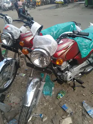 New Bajaj Boxer 2022 Red