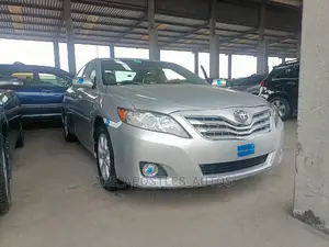 Toyota Camry 2010 Silver
