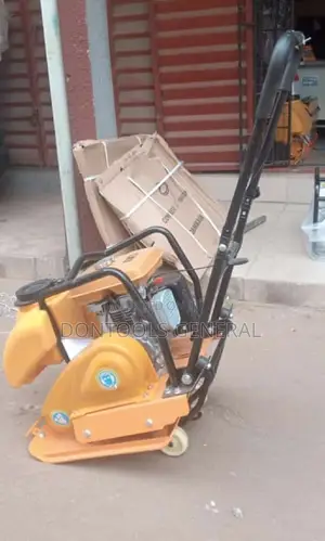 Plate Compactor C90T With Two (2) Reverse Tires Ey20