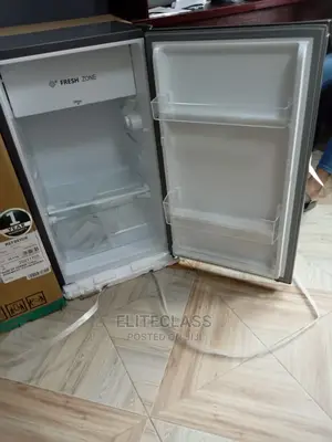 Hisense 90L Top Freezer Refrigerator Brand-New| Ref093dr