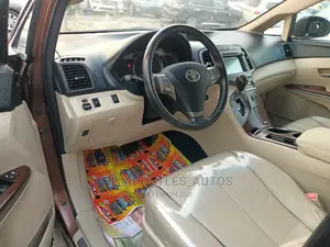 Toyota Venza V6 AWD 2011 Brown