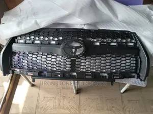 Front Grille (Tiger Face) - Rav4 2010