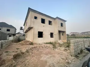4bdrm Duplex in Idu for sale