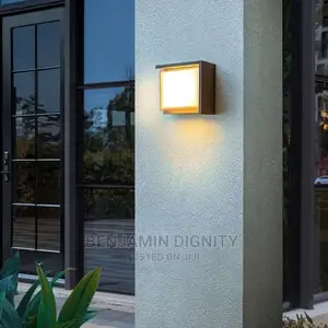 Outdoor Wall Light