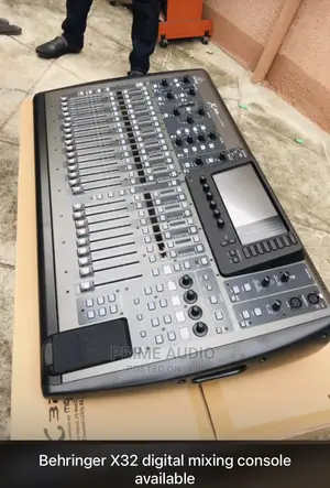 Behringer X32 40-Input, 25-Bus Digital Mixing Console