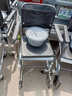Wheel Chair Comode