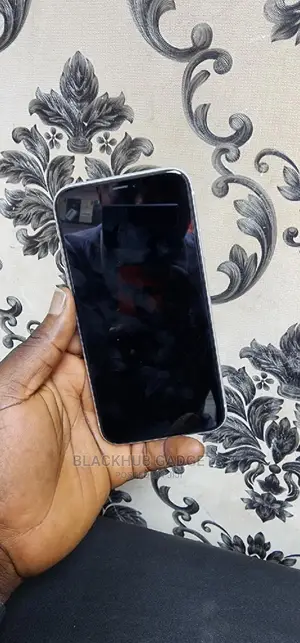 Apple iPhone XR 64 GB White