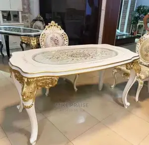 A Luxury 6 Seater Dinning Table