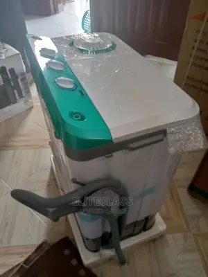 Water Proof Twin Tub Hisense Washing Machine-5kg