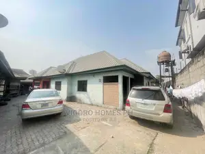 5bdrm Bungalow in Port-Harcourt for Sale