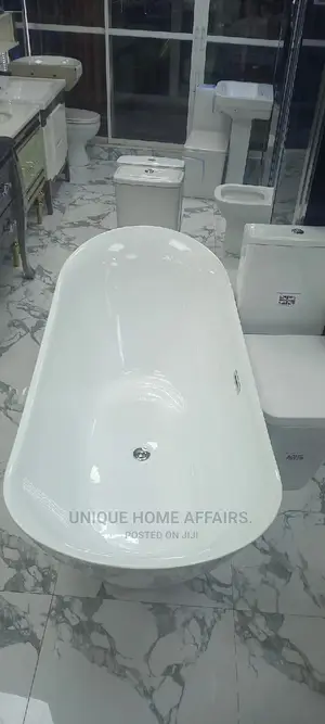 Oval Acrylic Executive Bathhub