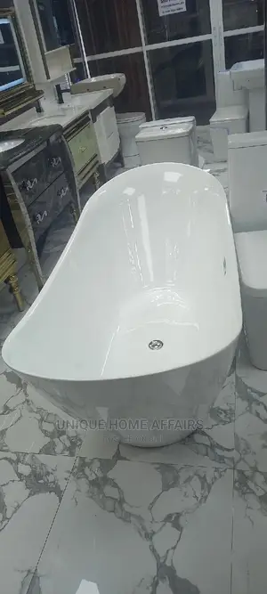 Oval Acrylic Executive Bathhub