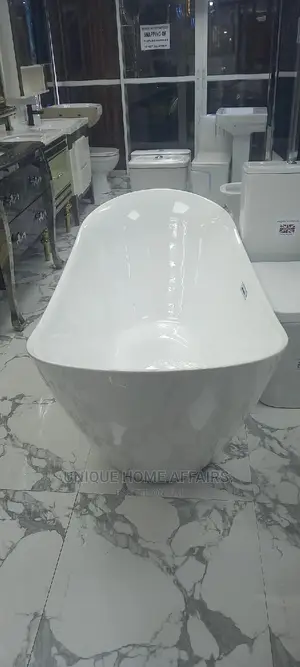 Oval Acrylic Executive Bathhub