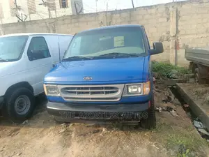 Ford E250 2006 Blue