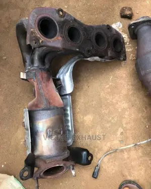 Engine Catalyst Toyota Camry 2.7 4 Plug