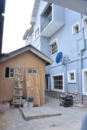 3bdrm Block of Flats in Surulere for sale