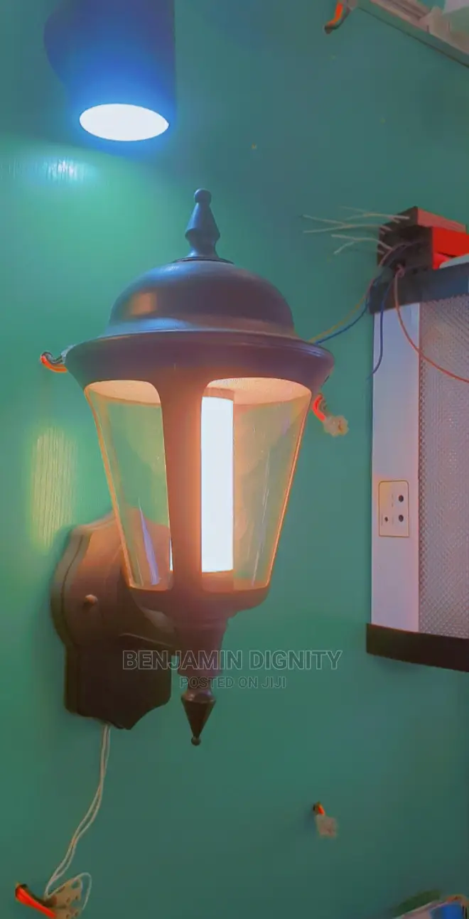 Oitside Wall/Pillar Light