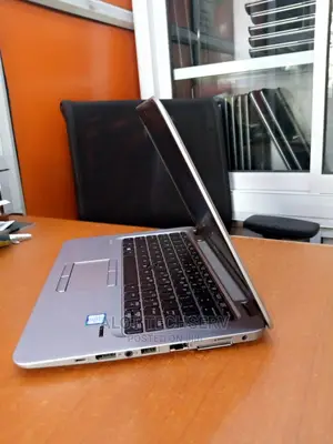Laptop HP EliteBook 820 G3 8GB Intel Core I5 HDD 500GB