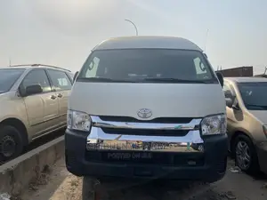 Toyota HiAce 2013 White