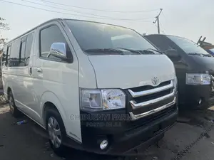 Toyota HiAce 2010 White