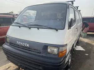 Toyota HiAce 1998 White