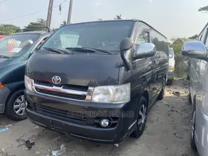 Toyota HiAce 2010 Black