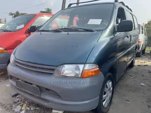 Toyota HiAce 2000 Blue