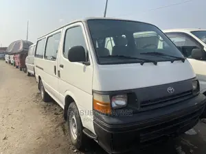 Toyota HiAce 1995 White