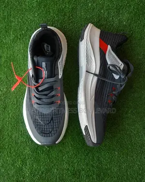 Nike Fly Ease Trainers