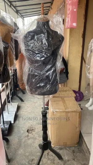 Size 10 Female Dressform With Tripod Wooden Base Stand