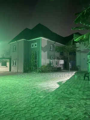 11 Rooms Hotel for Lease