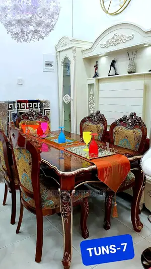 Royal Dining Table