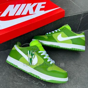 Nike Sb Dunk Low “Chlorophyll” Men Women Sneakers