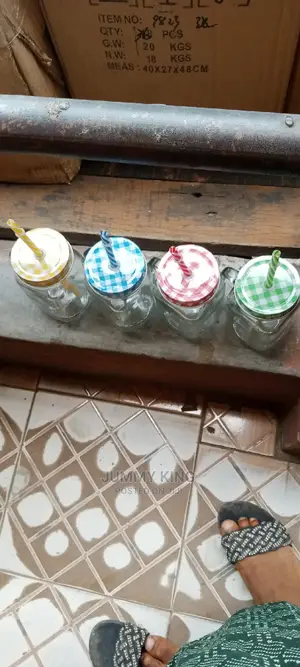 Glass With Lid and Straw, 4-Piece