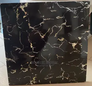 Golden Stripes Blacks 60x60