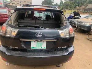 We Are Dynamics in All Lexus' Windscreen.