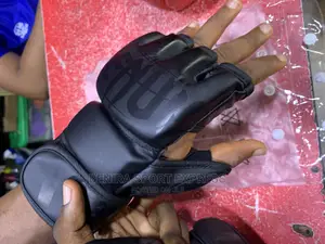 UFC Fighting Gloves ( Venum )