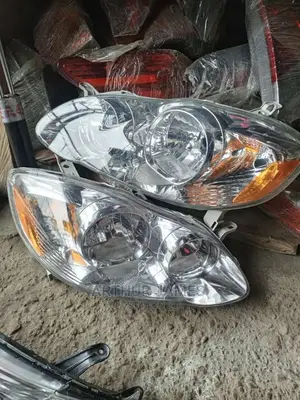 Headlamp Toyota Corolla 2005