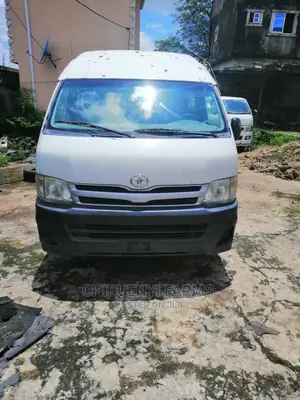 Toyota HiAce 2013 White