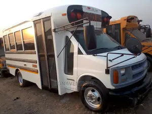 Chevrolet 3500 2004 White