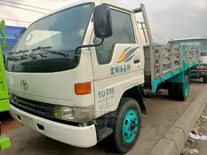 Toyota Dyna 300 (Six Tyres)