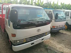 Toyota Dyna 300 (White)