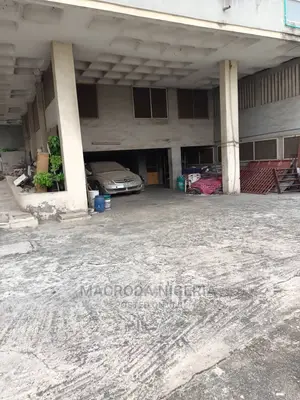 10bdrm Mansion in Opebi for rent
