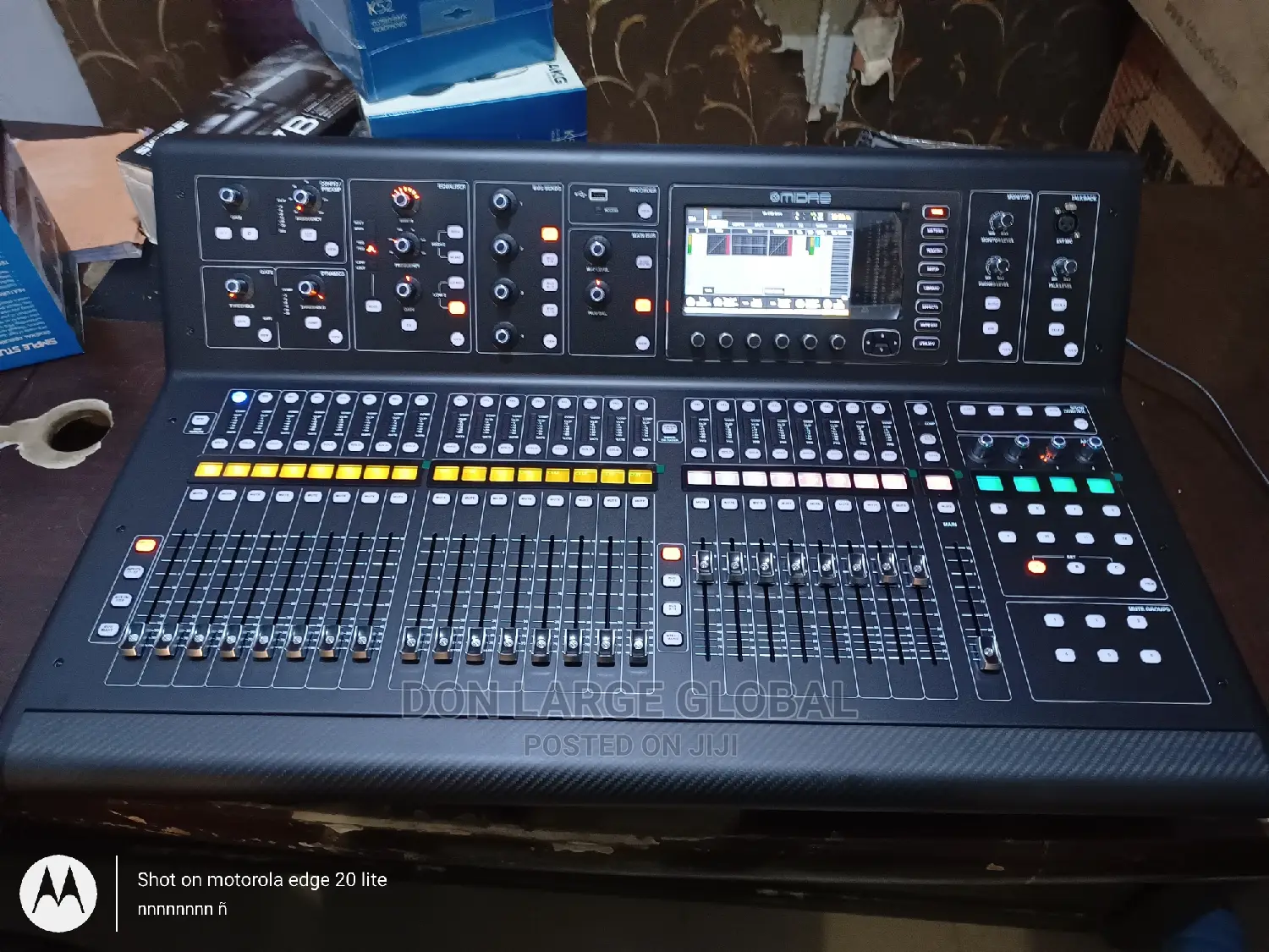 Midas M32 Digital Console