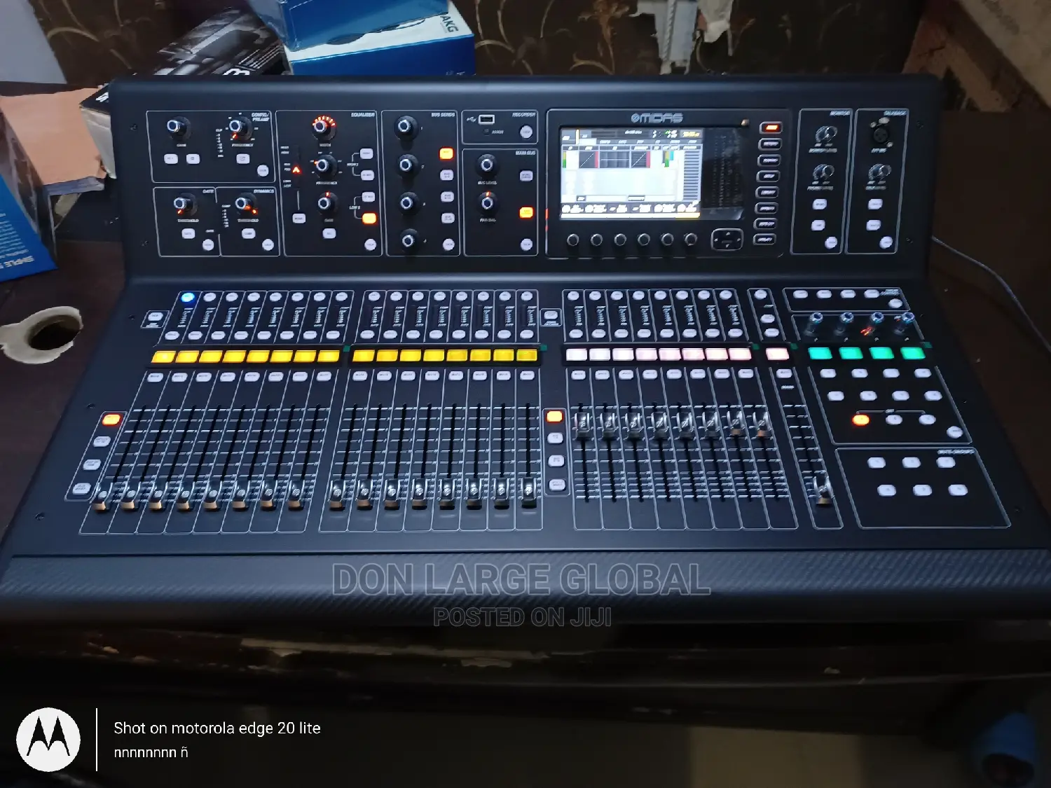 Midas M32 Digital Console