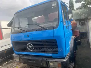 Mercedes Benz Water Tanker With 6 Tyres
