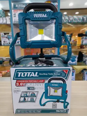 Total Lithium-Ion Portable Lamp