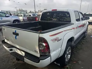 Toyota Tacoma 2014 White